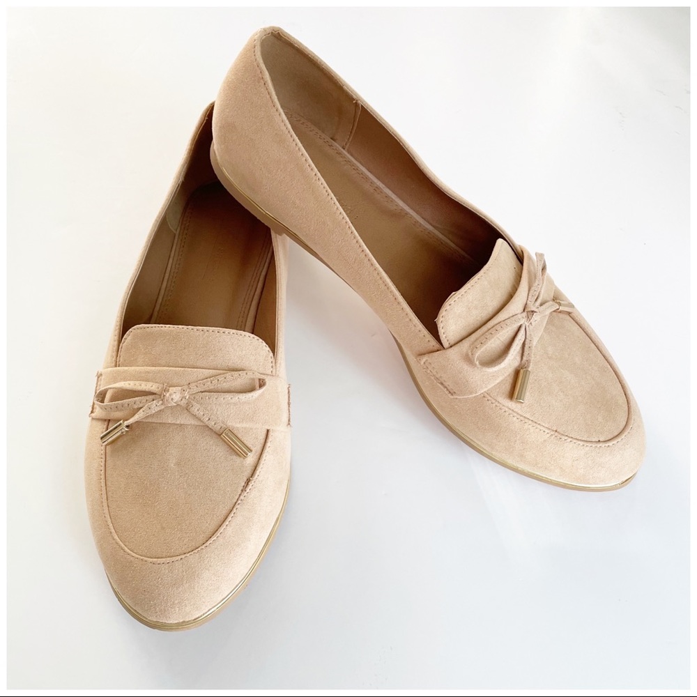 NWOT ASOS Wide Nude Beige Bow Loafers
